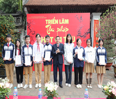 Calligraphy exhibition, ca tru singing and the first word of spring