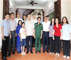 Chủ tịch nước Tô Lâm tiếp xúc cử tri thành phố Hưng Yên; thăm, tặng quà gia đình người có công với cách mạng và hộ nghèo tại thành phố Hưng Yên