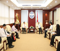 Thứ trưởng Nguyễn Minh Hồng tiếp đoàn bưu chính Lào