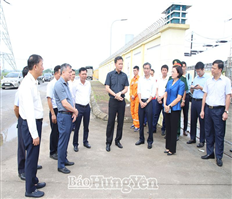 Provincial Party Secretary Nguyen Huu Nghia inspected the preparations for the inauguration ceremony of the 500kV circuit 3 line project from Quang Trach (Quang Binh) to Pho Noi (Hung Yen)