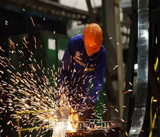 Sản xuất tại các doanh nghiệp những ngày đầu xuân mới