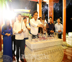 Lễ thắp nến tri ân các anh hùng liệt sĩ