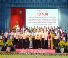 Văn Lâm: Biểu dương 38 tập thể, cá nhân có thành tích tiêu biểu trong học tập và làm theo Bác Hồ