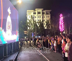 Gần 1 triệu người chiêm bái Xá lợi Đức Phật tại chùa Chuông