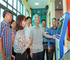 Kiểm tra việc chuẩn bị, tổ chức đại hội Đảng và triển khai vận hành chính quyền địa phương 2 cấp tại các xã: Tiên Lữ, Hoàng Hoa Thám và Tiên Hoa