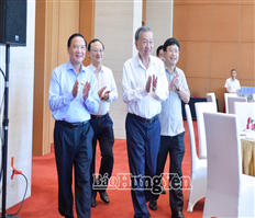 Tổng Bí thư Tô Lâm và Chủ tịch Quốc hội Trần Thanh Mẫn gặp mặt Đoàn đại biểu Quốc hội các khóa tỉnh Hưng Yên