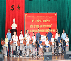 Trao xe đạp tặng học sinh có hoàn cảnh khó khăn ở phường Mỹ Hào