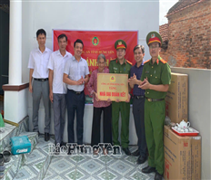 Khánh thành và bàn giao 3 ngôi nhà “Đại đoàn kết” tại xã Chí Minh