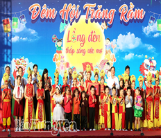 Đồng chí Chủ tịch UBND tỉnh thăm, tặng quà thiếu niên, nhi đồng nhân dịp Tết Trung thu