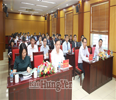 Trao Quyết định chấp thuận chủ trương đầu tư đồng thời chấp thuận nhà đầu tư dự án đầu tư xây dựng và kinh doanh kết cấu hạ tầng Khu công nghiệp số 01 - giai đoạn 1