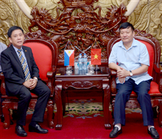 Chủ tịch UBND tỉnh Nguyễn Văn Phóng tiếp và làm việc với Đại sứ Cộng hòa Philippines tại Việt Nam