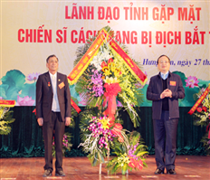 Lãnh đạo tỉnh Hưng Yên gặp mặt chiến sỹ cách mạng bị địch bắt tù đày